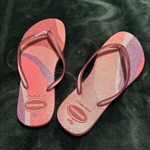 Havaianas Women's Purple and Pink Flip Flops